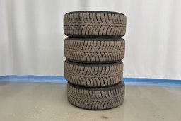 musta BMW 520 2011 kuva 12.