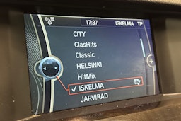 musta BMW 520 2011 kuva 15.