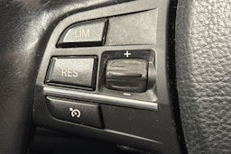 musta BMW 520 2011 kuva 19.