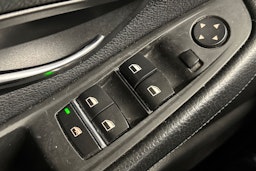 musta BMW 520 2011 kuva 20.