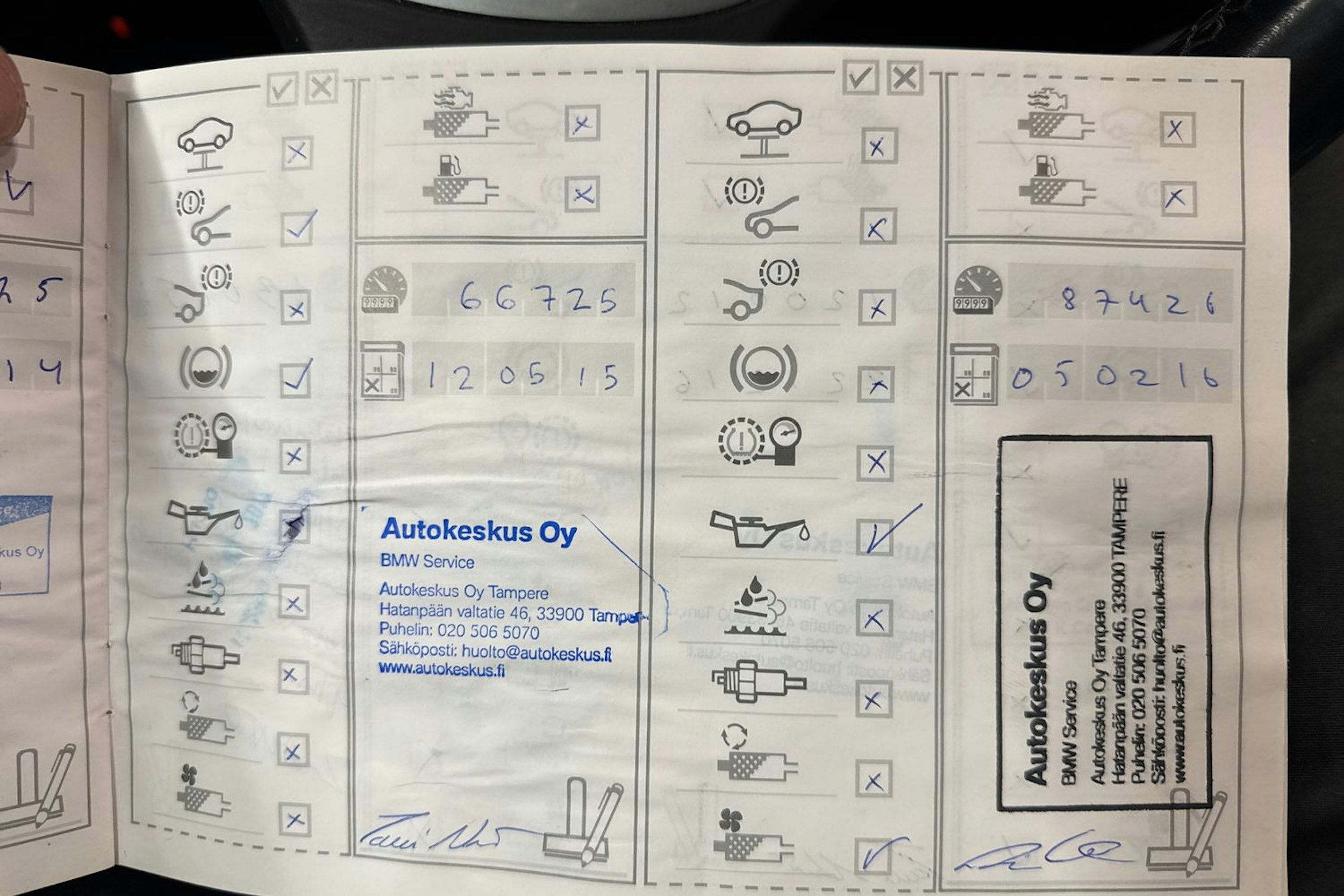 musta BMW 520 2011 kuva 22.