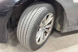 musta BMW 520 2011 kuva 7.