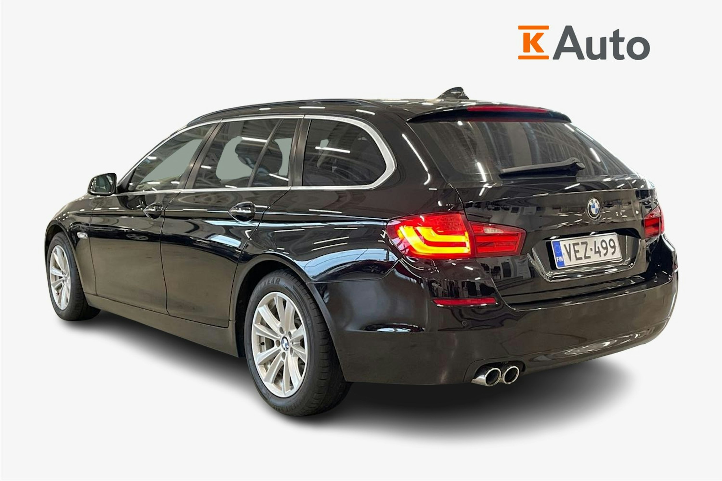 musta BMW 520 2011 kuva 2.