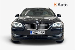 musta BMW 520 2011 kuva 5.