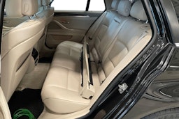 musta BMW 520 2011 kuva 10.