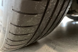 musta BMW 520 2011 kuva 13.
