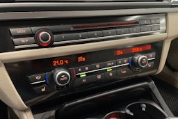 musta BMW 520 2011 kuva 20.
