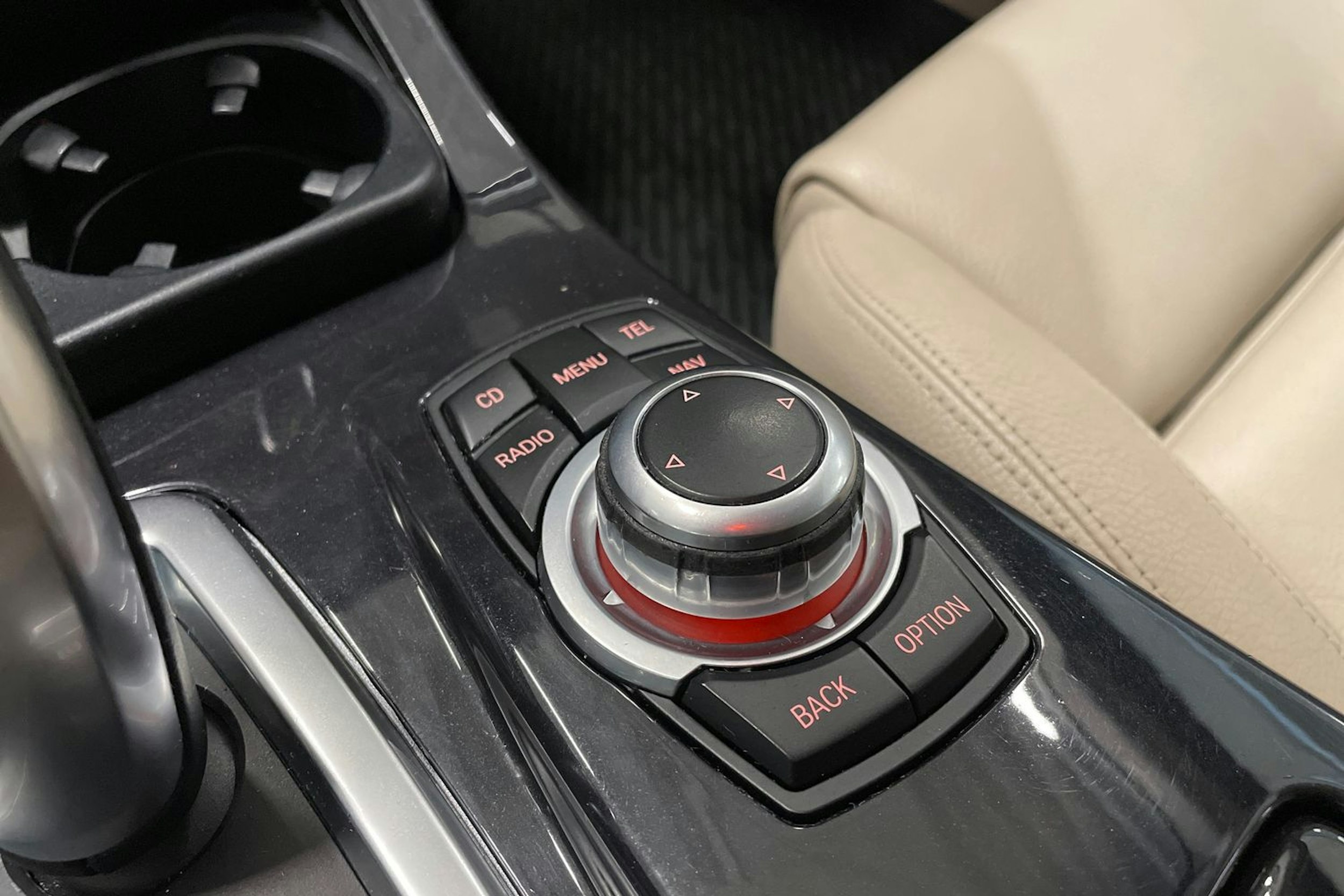 musta BMW 520 2011 kuva 21.