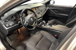 harmaa BMW 520 2012 kuva 3.