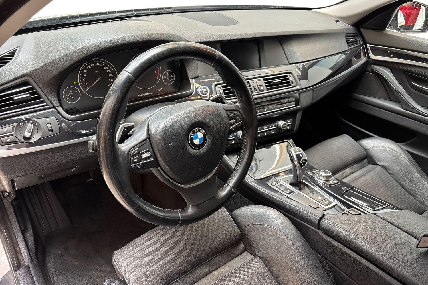BMW 520 Sport A F10 Sedan Business 2012, kuva 6/17