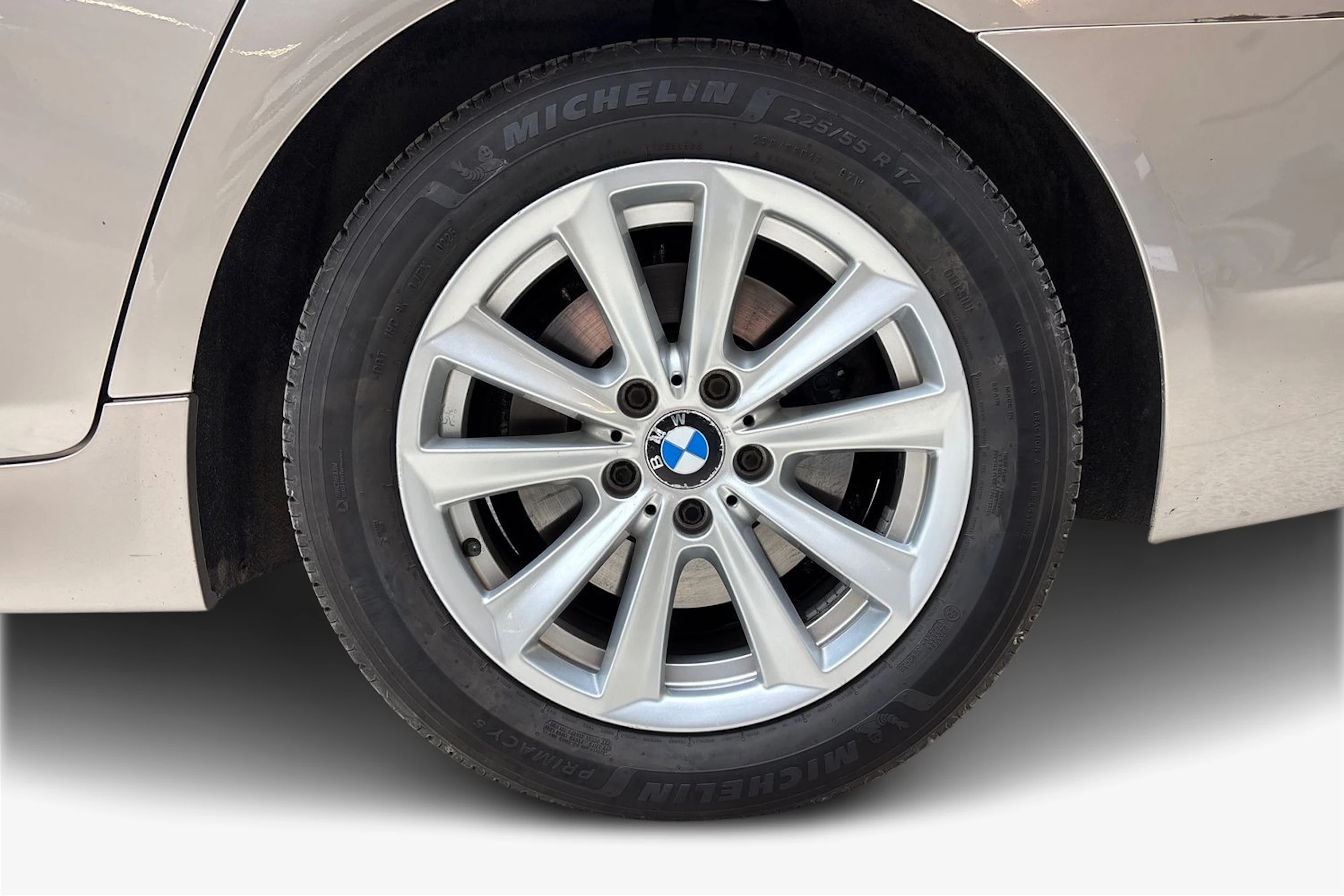 harmaa BMW 520 2012 kuva 12.