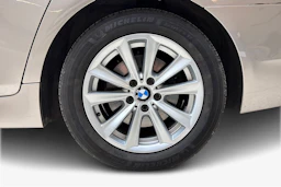 harmaa BMW 520 2012 kuva 12.
