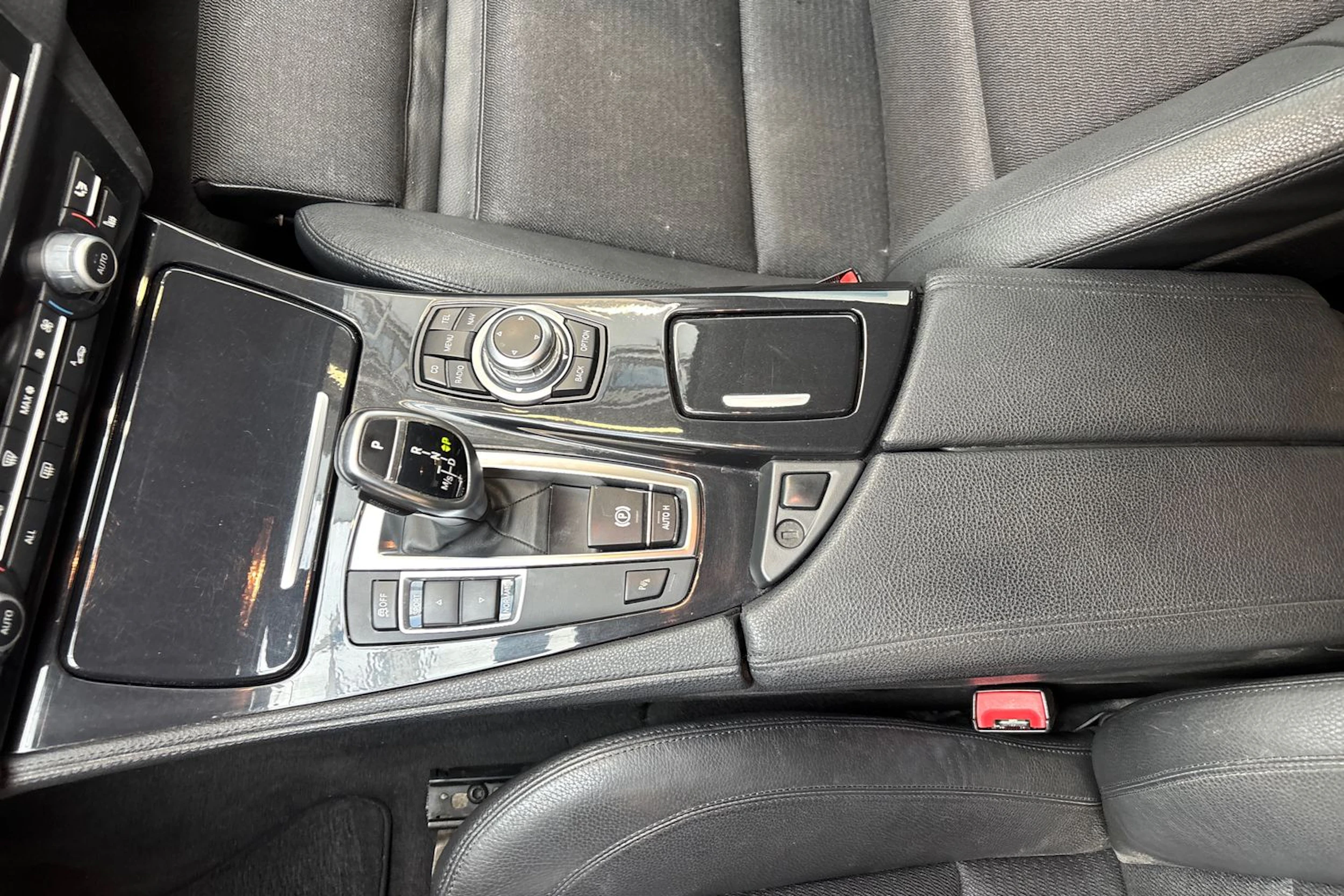 harmaa BMW 520 2012 kuva 20.