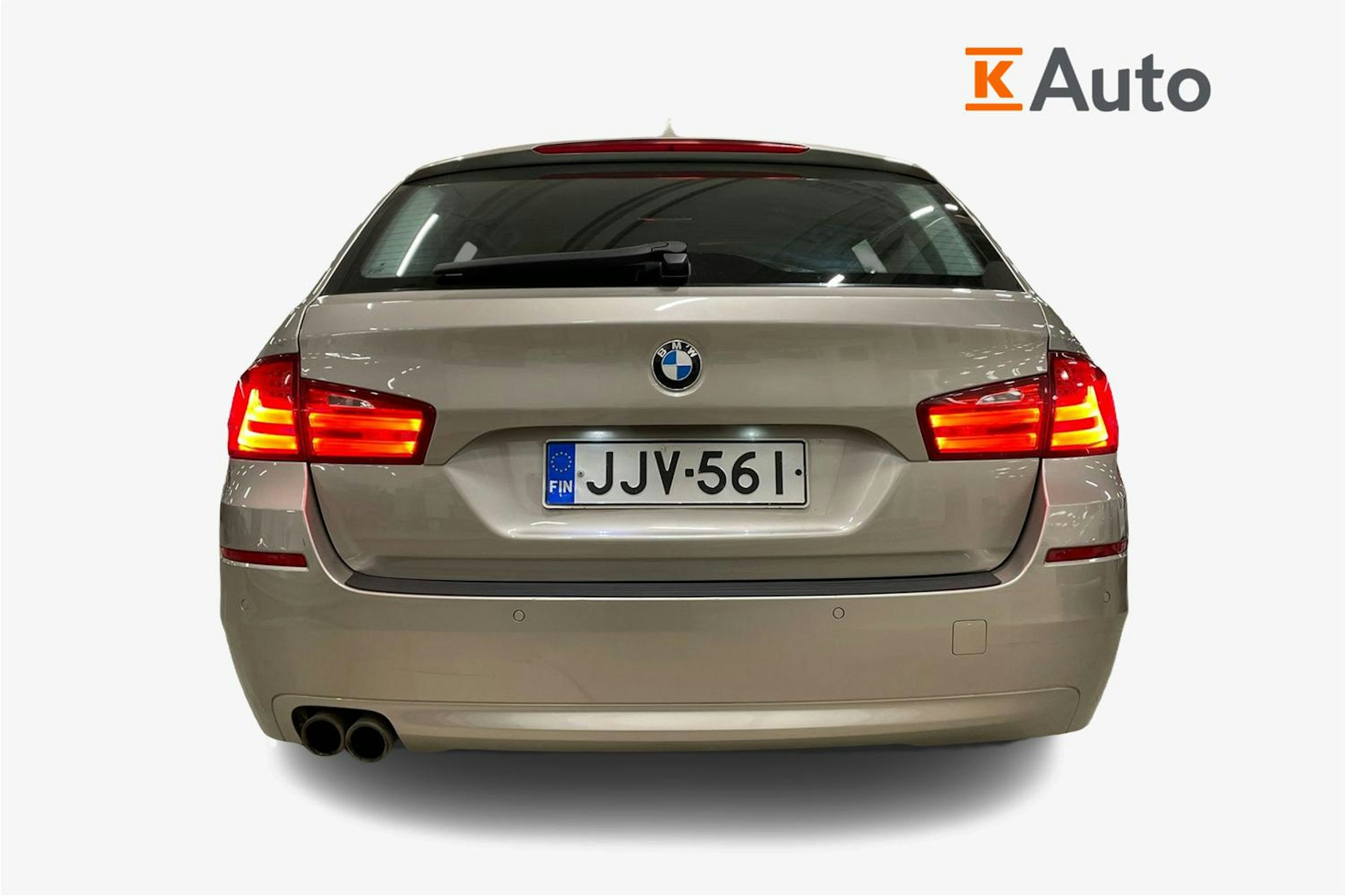 harmaa BMW 520 2012 kuva 3.