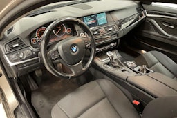 harmaa BMW 520 2012 kuva 7.