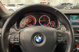 harmaa BMW 520 2012 kuva 15.