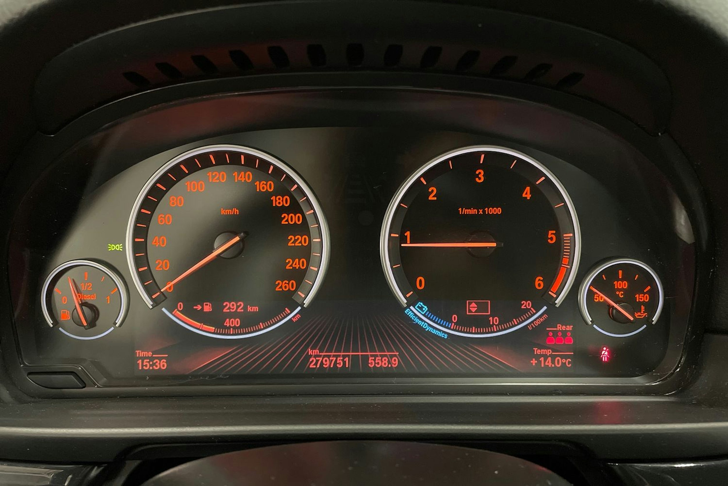 harmaa BMW 520 2012 kuva 16.