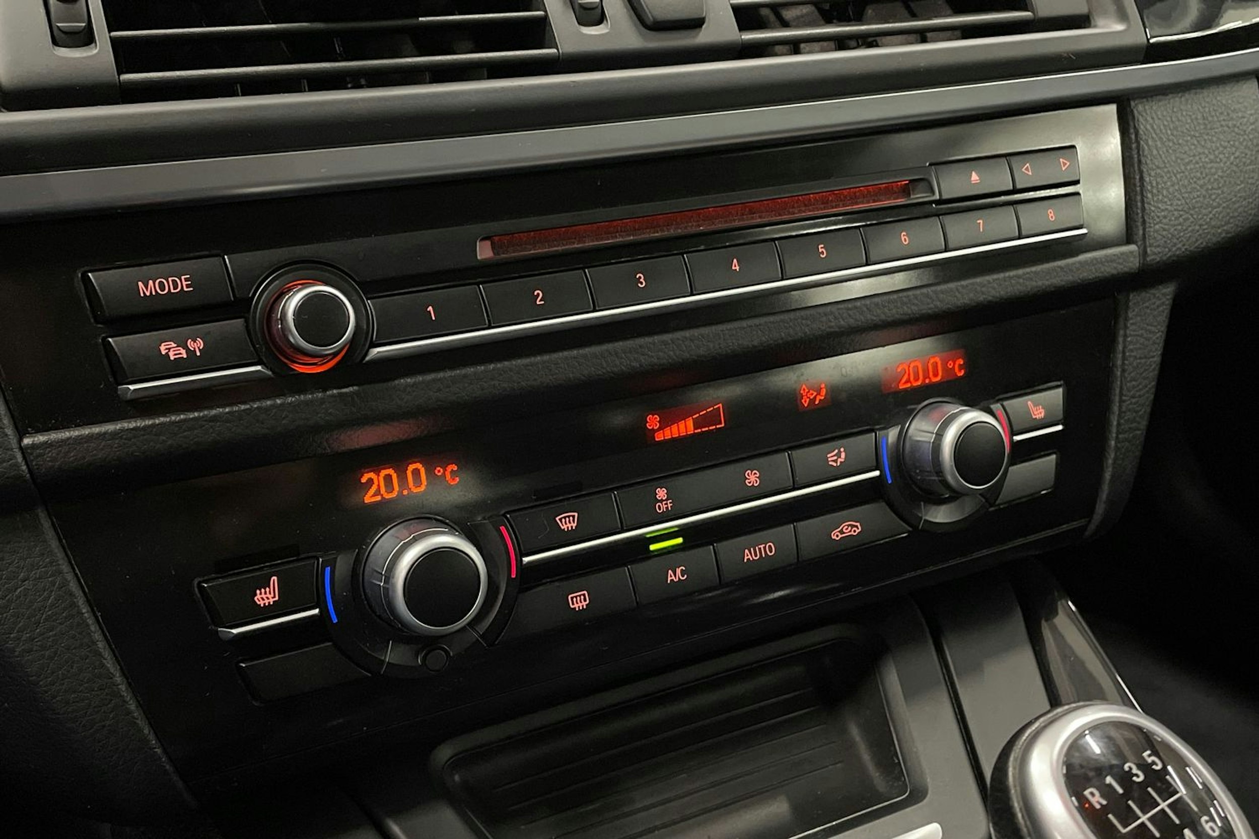 harmaa BMW 520 2012 kuva 18.