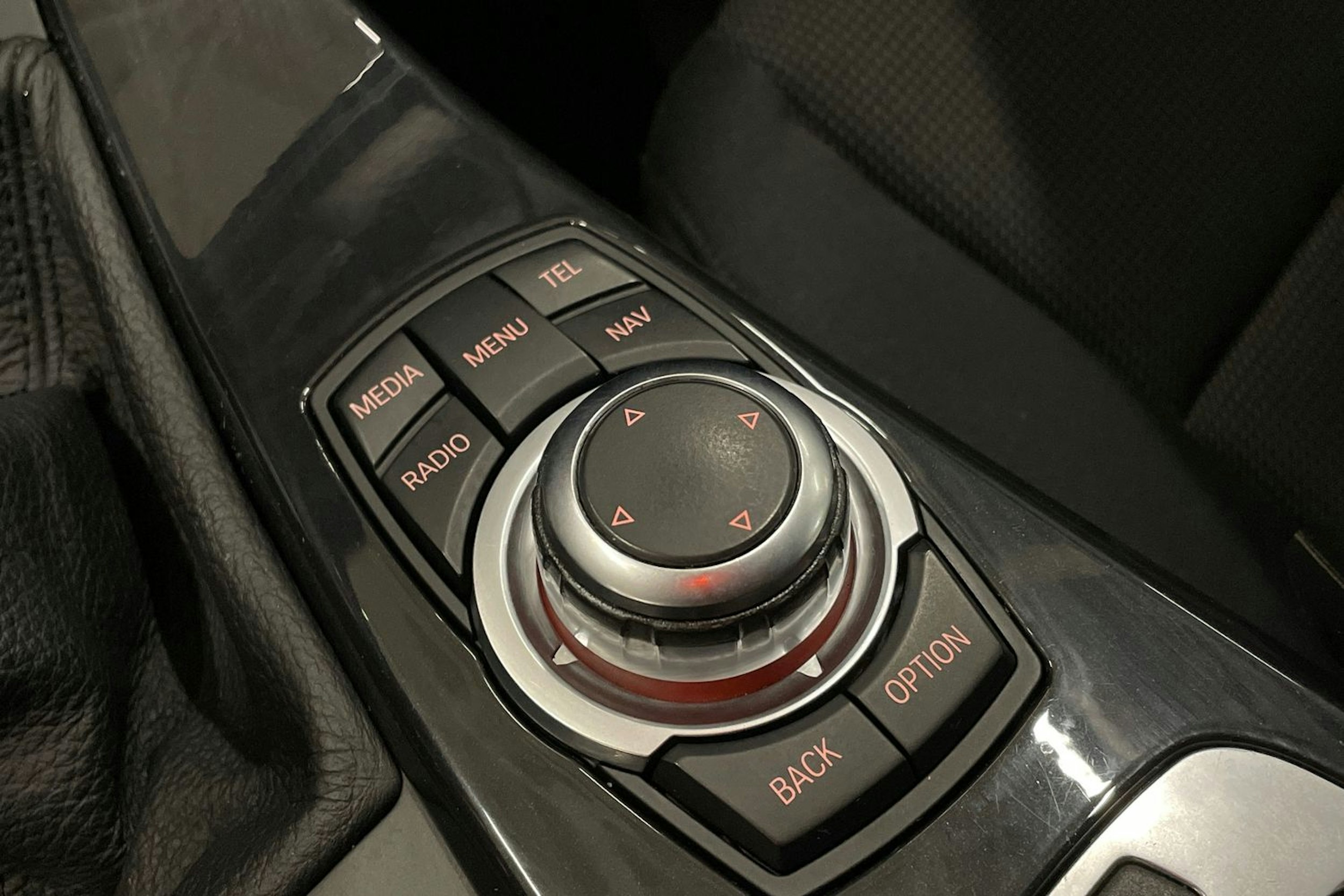 harmaa BMW 520 2012 kuva 20.