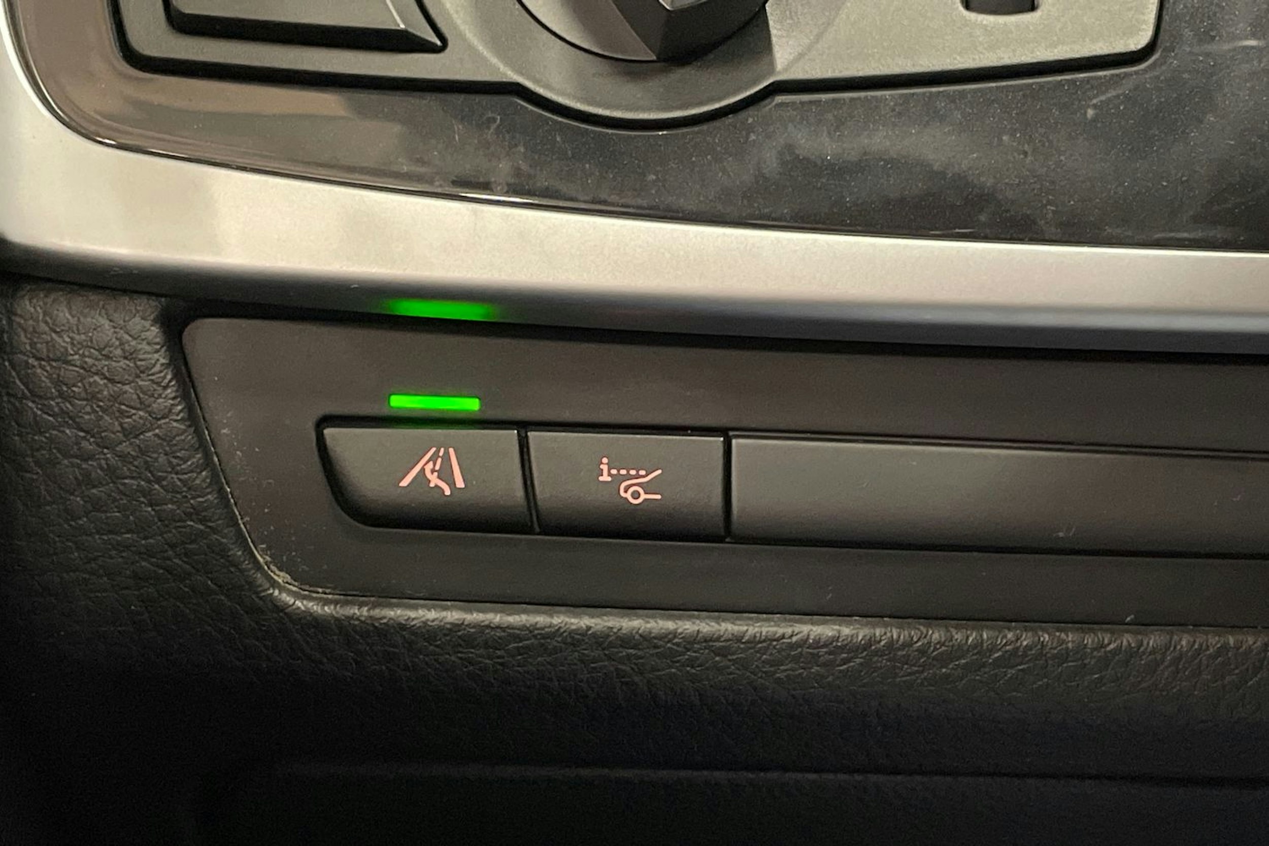 harmaa BMW 520 2012 kuva 22.