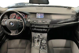 musta BMW 520 2012 kuva 7.