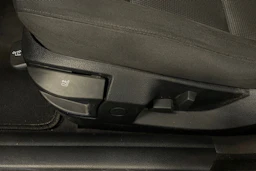 musta BMW 520 2012 kuva 12.