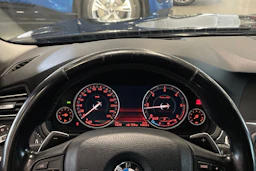 musta BMW 520 2012 kuva 14.