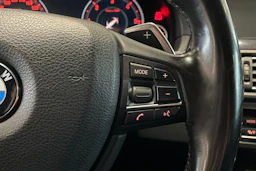 musta BMW 520 2012 kuva 15.