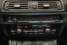 musta BMW 520 2012 kuva 20.