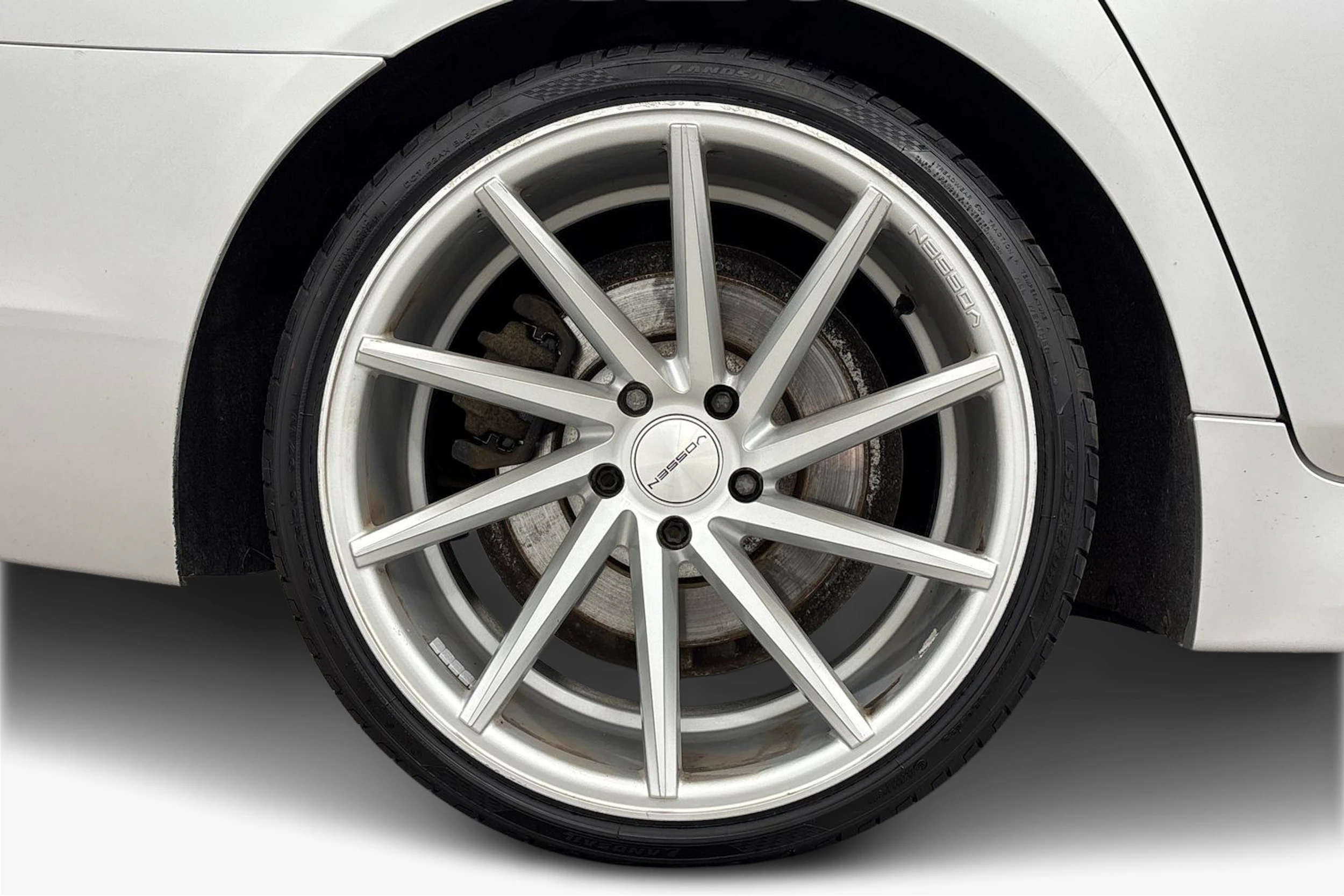 harmaa BMW 520 2012 kuva 9.