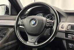 harmaa BMW 520 2012 kuva 13.