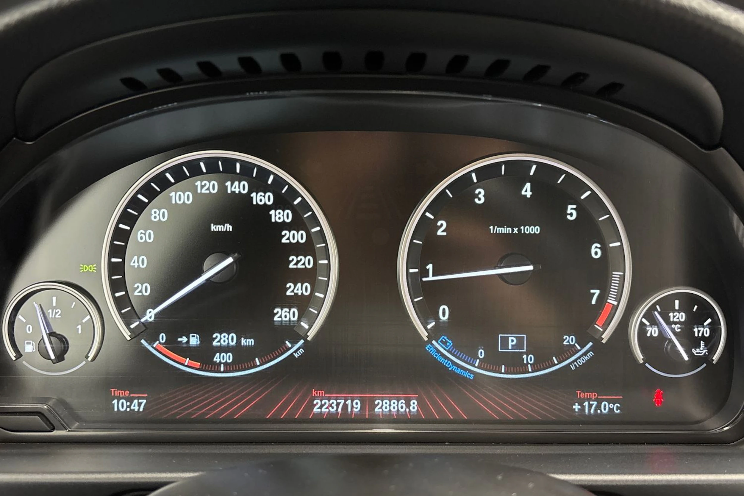 harmaa BMW 520 2012 kuva 16.