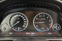 harmaa BMW 520 2012 kuva 16.