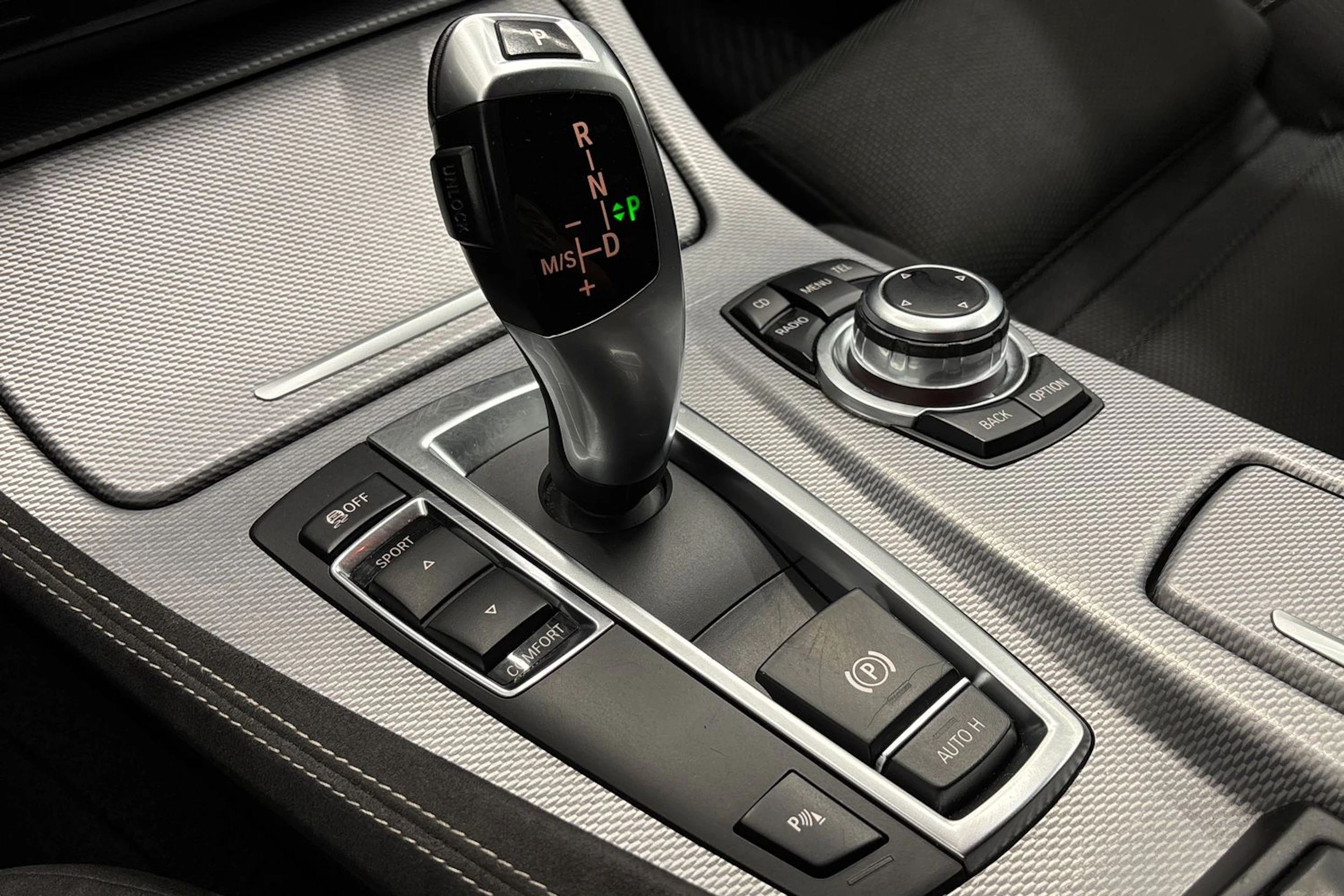 harmaa BMW 520 2012 kuva 19.