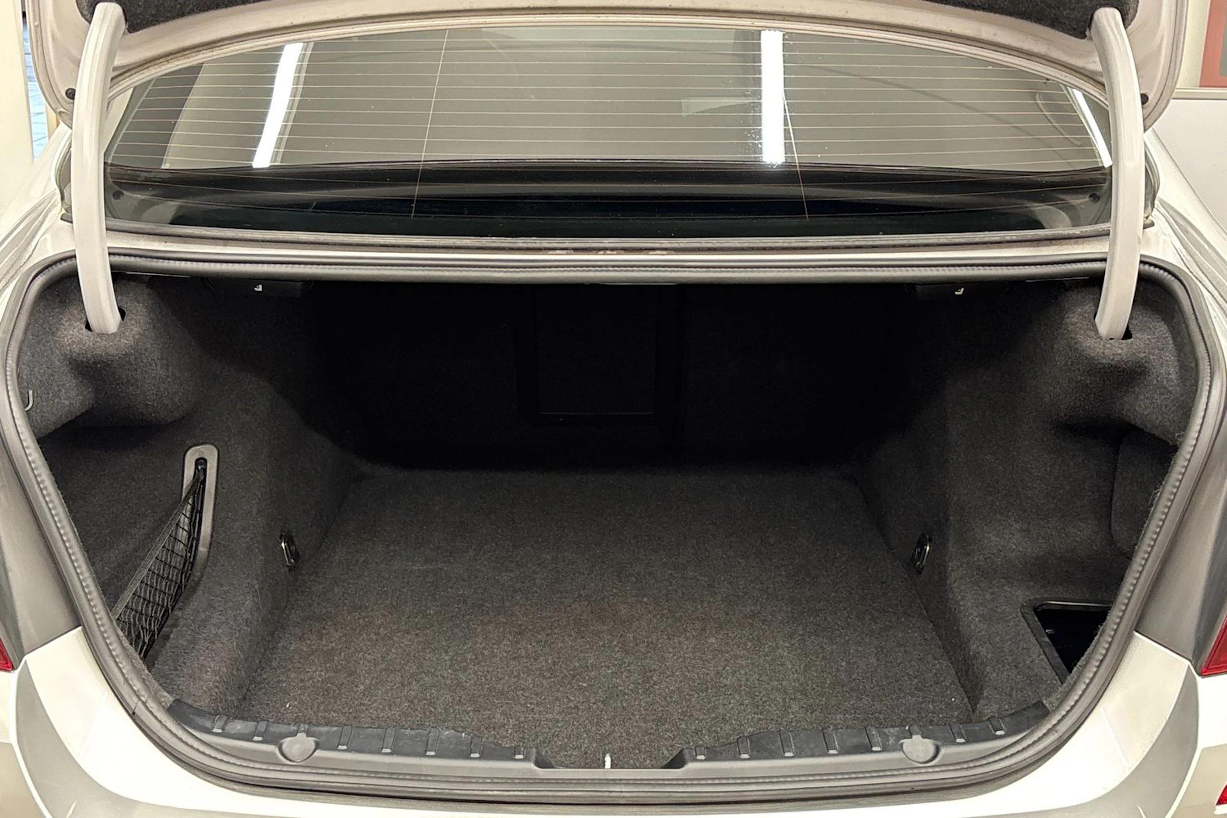 harmaa BMW 520 2012 kuva 20.