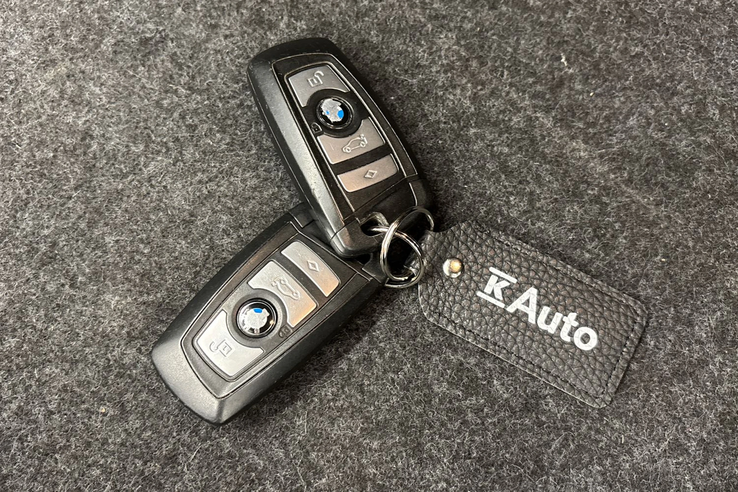 harmaa BMW 520 2012 kuva 21.
