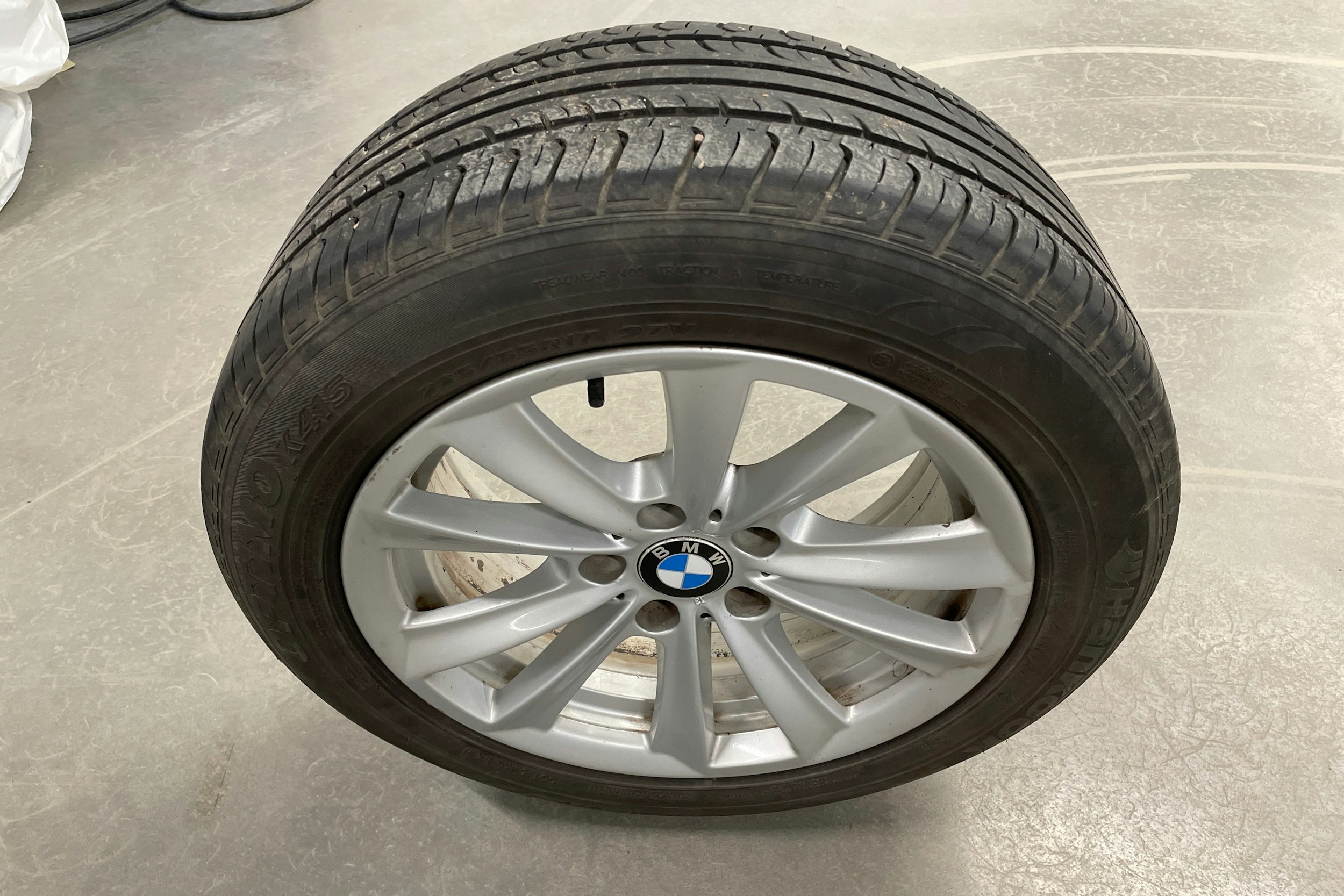 harmaa BMW 520 2012 kuva 10.