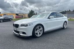Valkoinen BMW 520 2012 kuva 5.