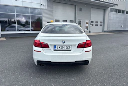 Valkoinen BMW 520 2012 kuva 6.
