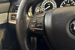 Valkoinen BMW 520 2012 kuva 13.