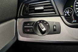 Valkoinen BMW 520 2012 kuva 15.