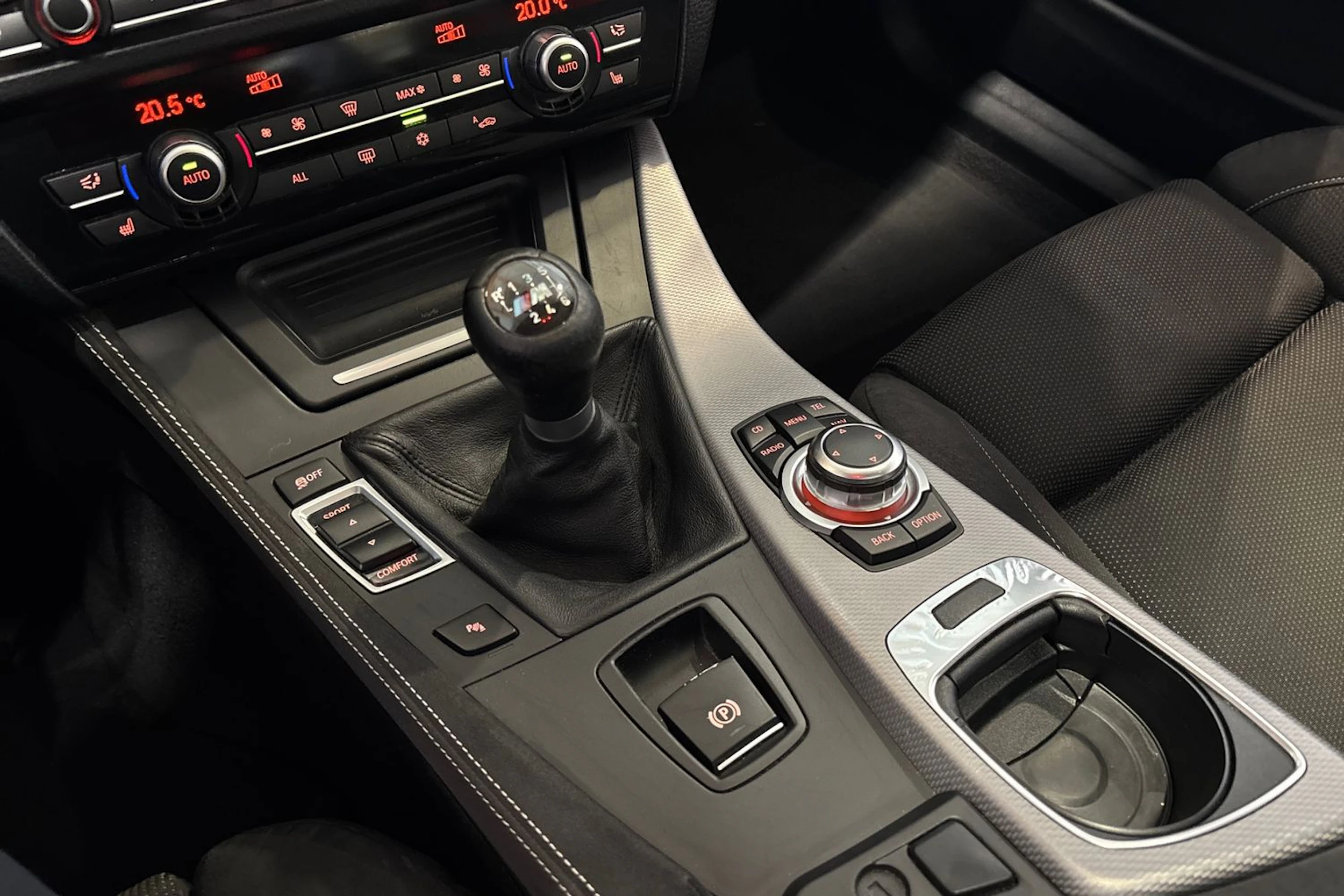 Valkoinen BMW 520 2012 kuva 20.