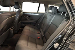 musta BMW 520 2013 kuva 8.