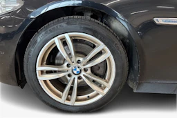 musta BMW 520 2013 kuva 9.