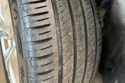 musta BMW 520 2013 kuva 10.
