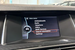 musta BMW 520 2013 kuva 18.