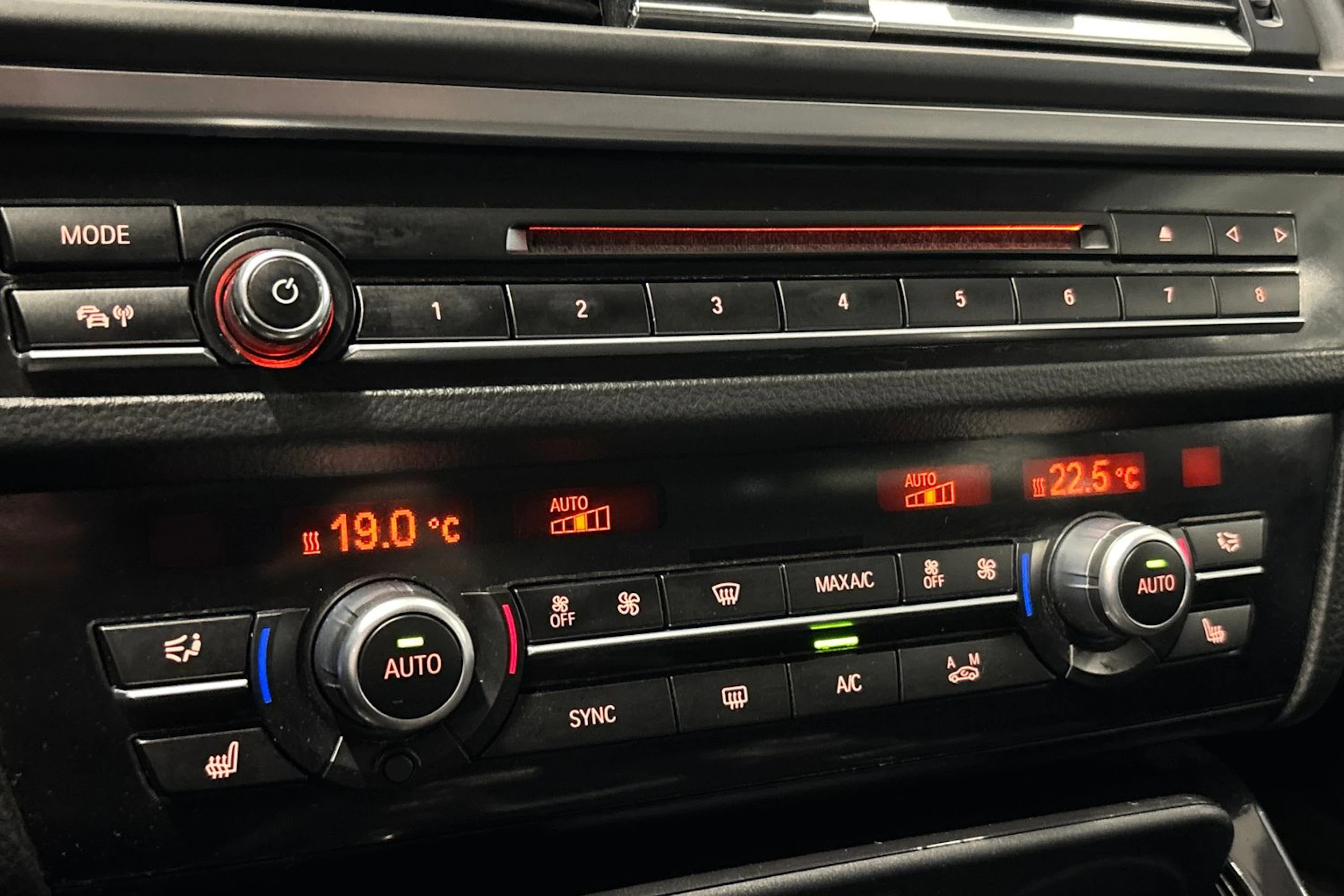 musta BMW 520 2013 kuva 22.