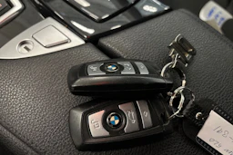 musta BMW 520 2013 kuva 24.