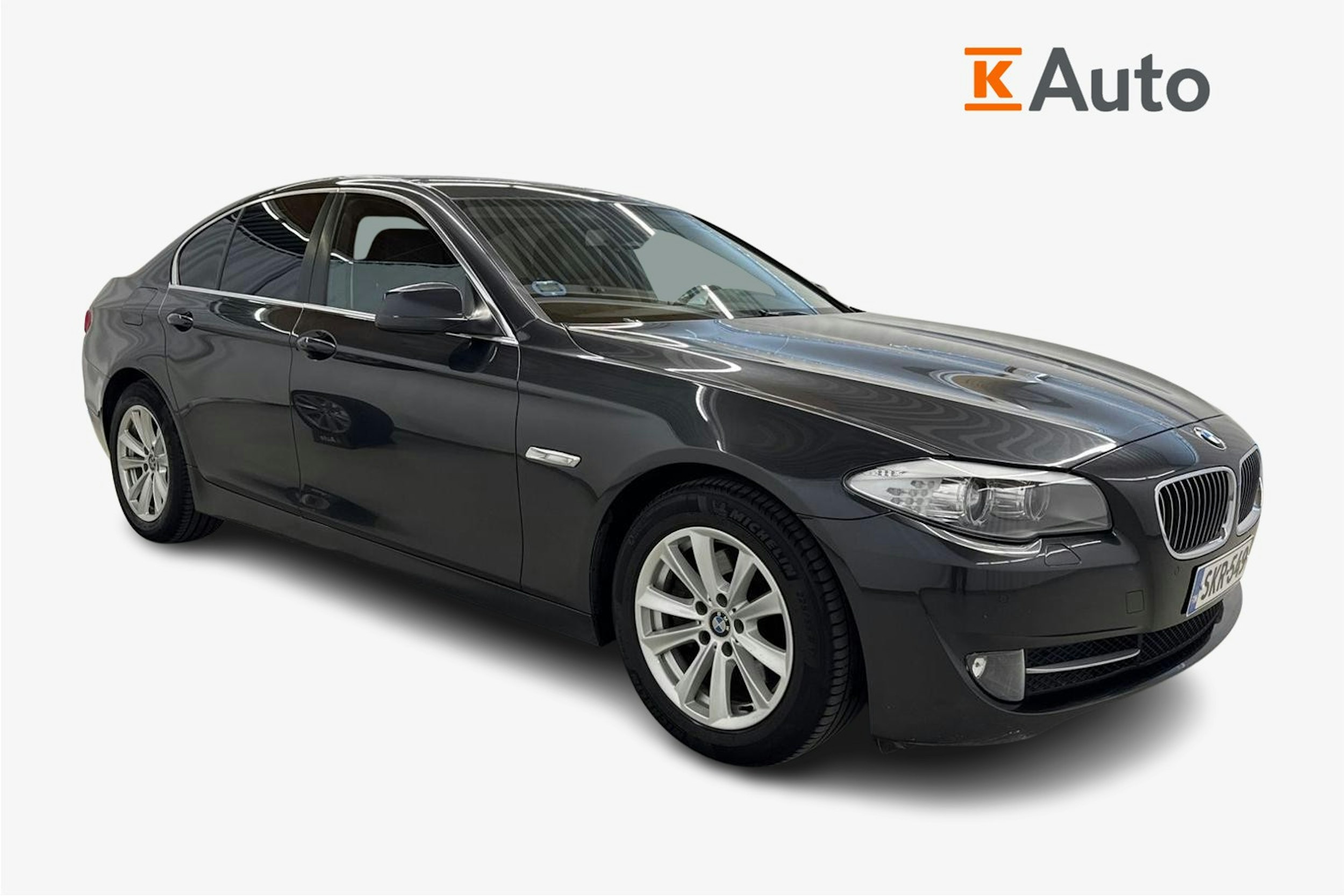 harmaa BMW 520 2013 kuva 1.