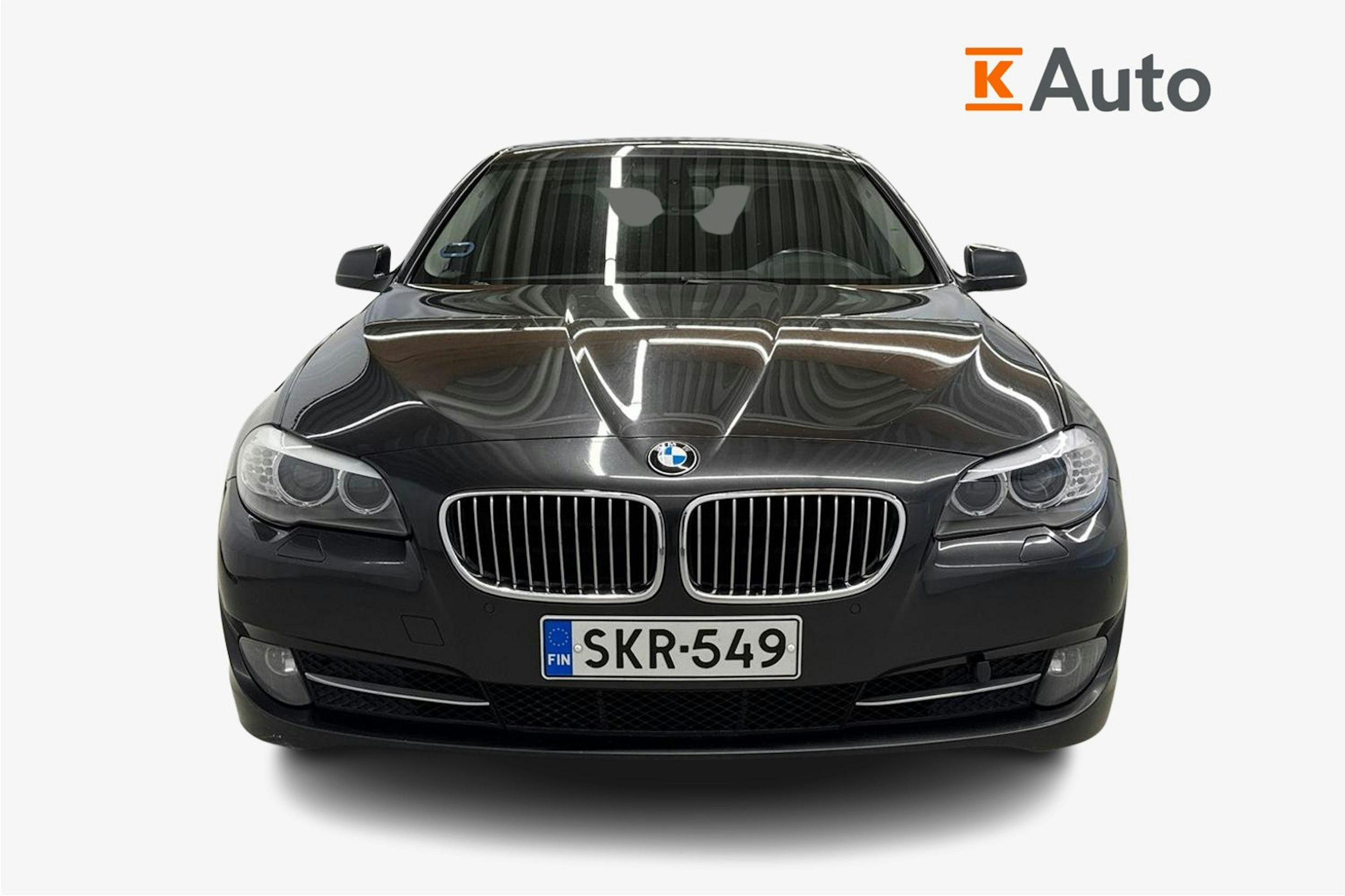 harmaa BMW 520 2013 kuva 5.